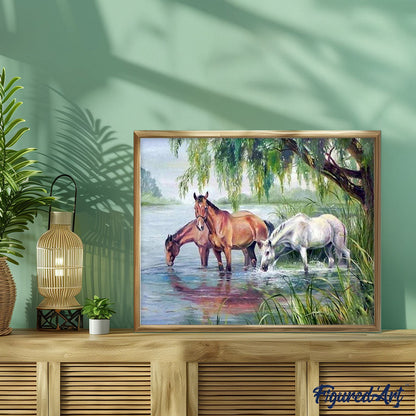 Drei Pferde in der Nähe des Sees