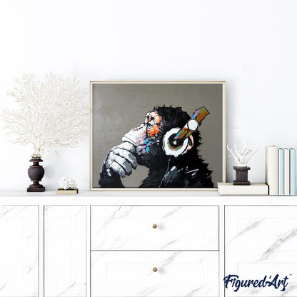 Affe mit Kopfhörern